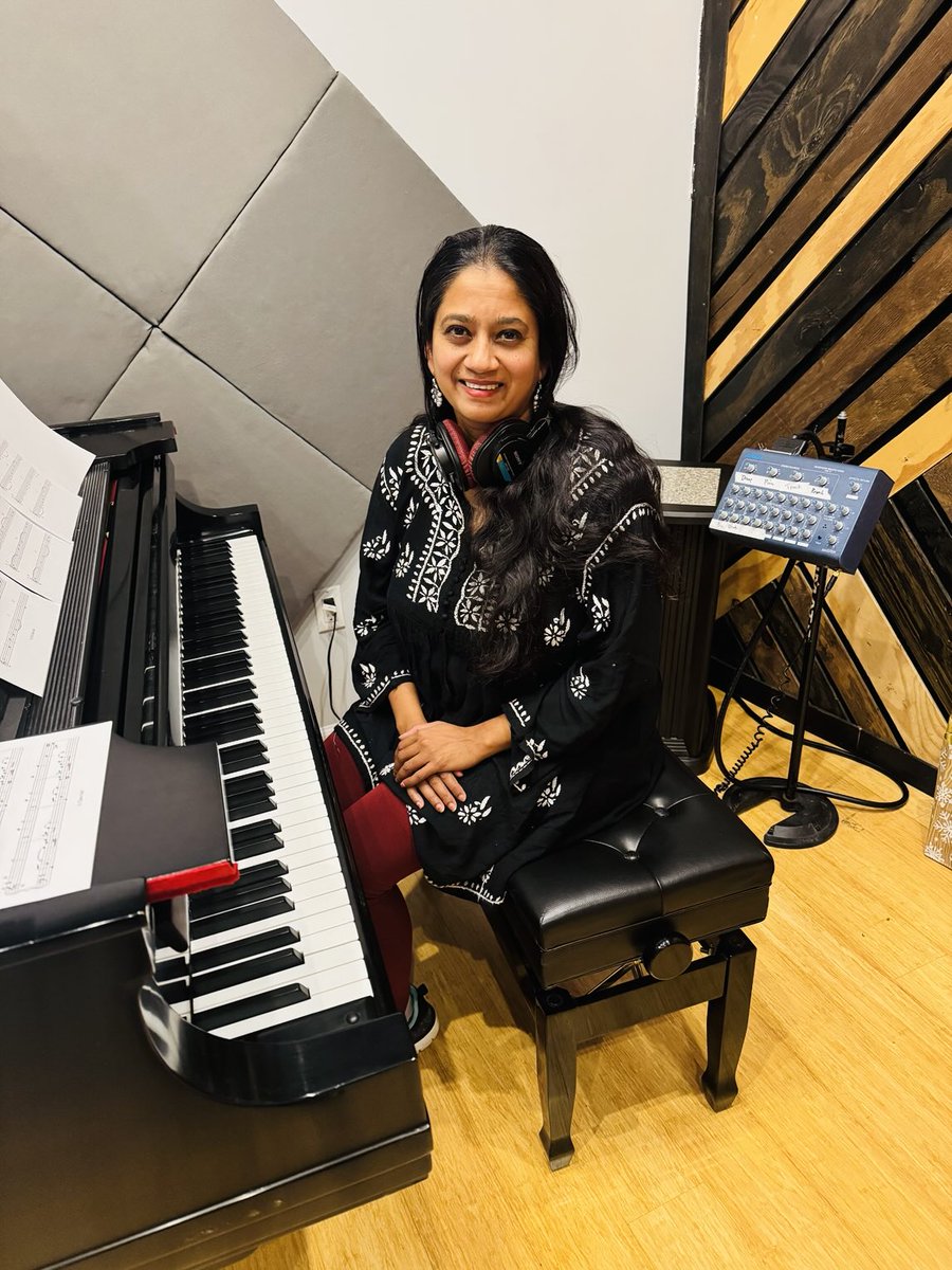 It’s been a busy year, on the road and in the studio! Blessed to be on over 10 records this year. 🎹

#musiclife #piano