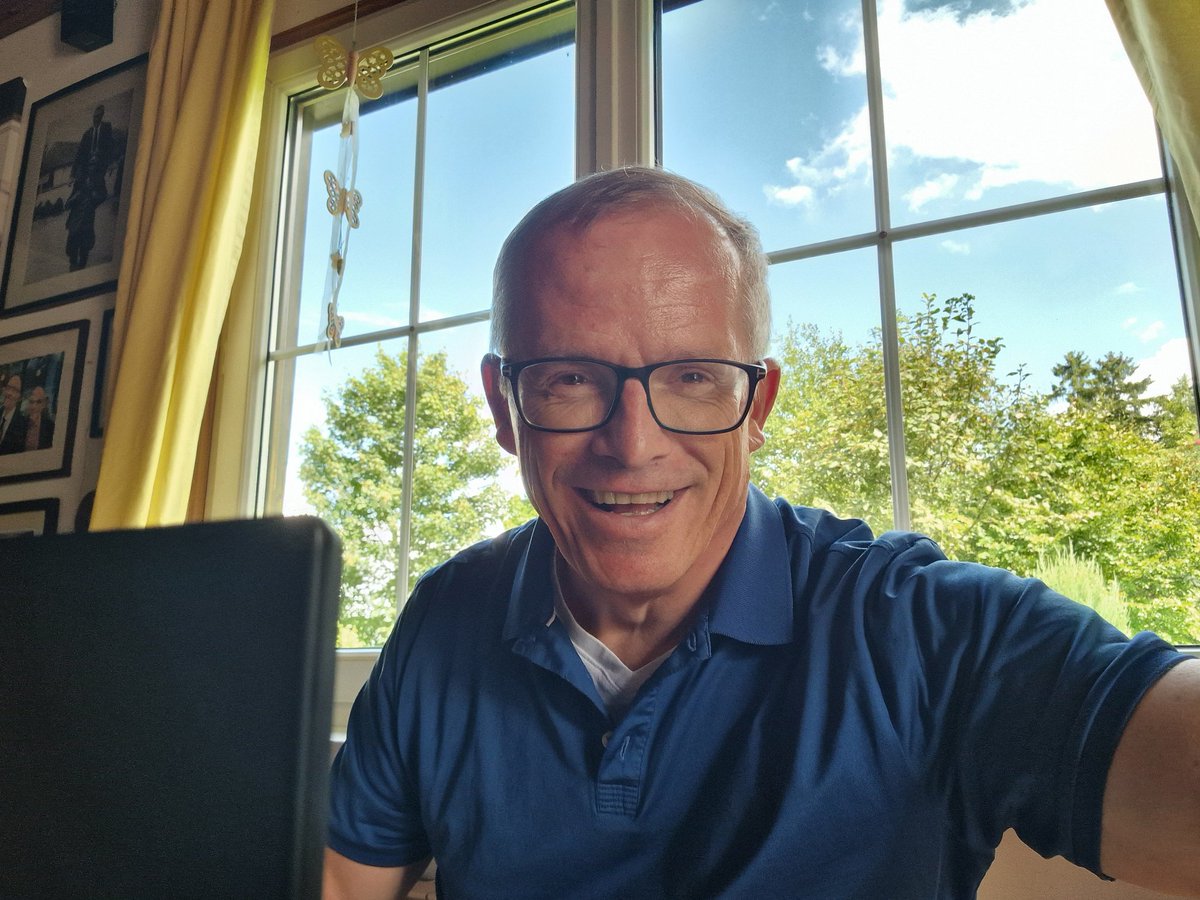 As it did not work out at Raiffeisen Vienna, I sit now at my moms house and draft my CV and file applications...
I need a new job
But it must be a employer or contractor who loves my @x handle and support my campaigns for 
1. NATO enlargement for Ukraine, Kosovo and Austria
2.