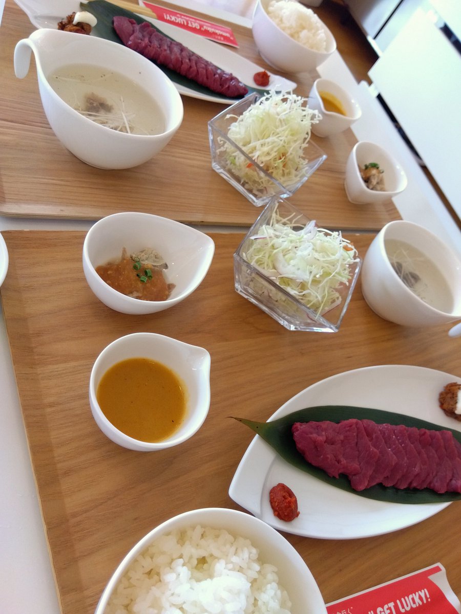 1120Konaha's tweet photo. クリームボックス食べ比べしたり馬刺し食べたりしました😌 https://t.co/HOJS24joWA