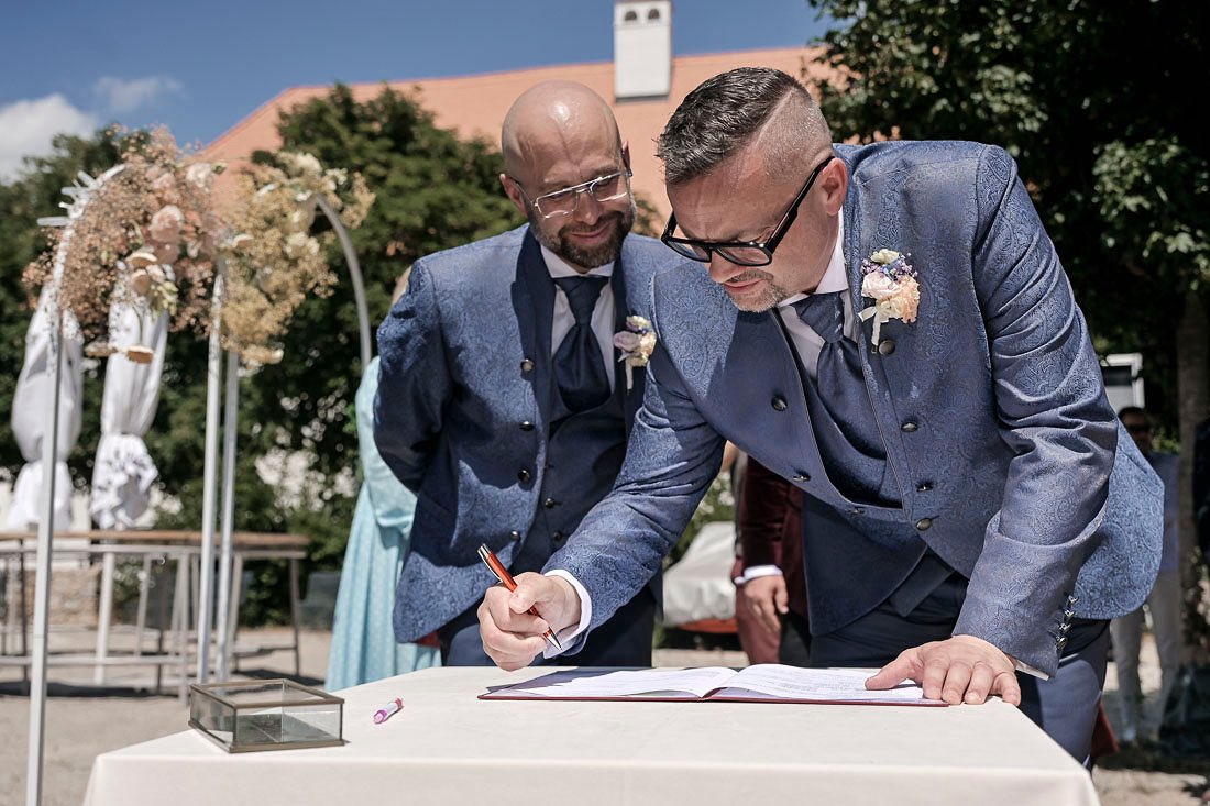VladimirStibr's tweet photo. 25.6.2025 jsme se vzali s @JanousekPeta 🏳️‍🌈👬. https://t.co/Au8C5EjyvQ