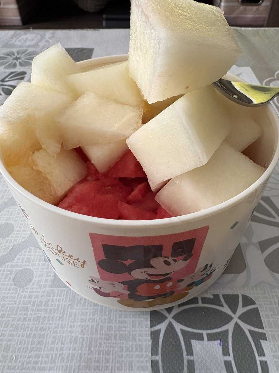 Domingo de paellita y frutita 🤤🙈 <a href="/JuanjoMayo/">Juanjo Mayo</a>