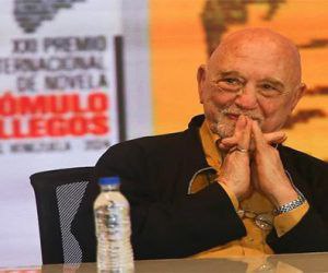 Ganador del Premio Rómulo Gallegos 2024 con “El simulacro de los espejos”, Vicente Battista establece un paralelismo inquietante entre su narrativa y las grandes distopías del siglo XX. Ante el actual panorama en América Latina.
#Argentina
#ValorYRazón 
#CubaEsCultura