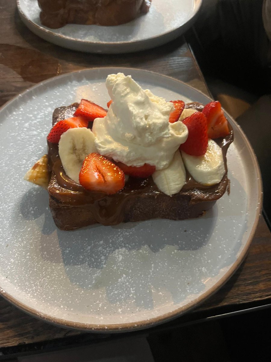 Great bit of scran in Baby E on Dale Street as per👌
Always good to chat with <a href="/PaulSmithJnr/">Paul Smith</a> and little smig Whatta kid he is mate 🥊❤️