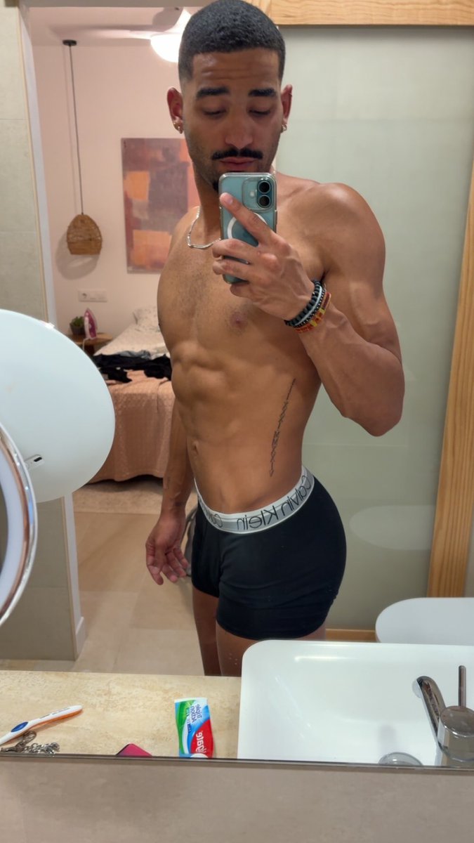 JamesKendalOF's tweet photo. What part do you wanna kiss first? Dm me n lmk😈 #Chudai #gay #bubblebutt #fuckme https://t.co/iIMThqgRKb