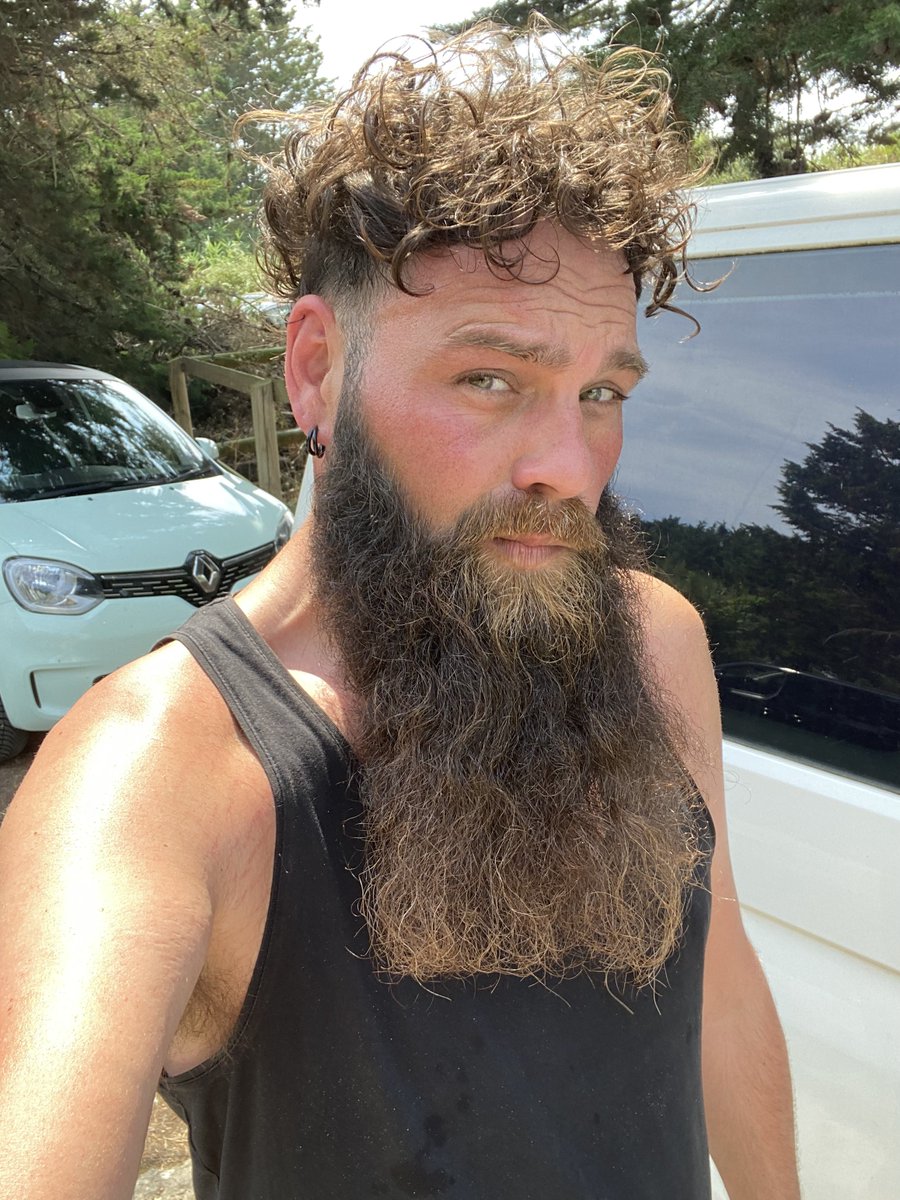 DBGRMi's tweet image. Boucles, mer, toussa toussa