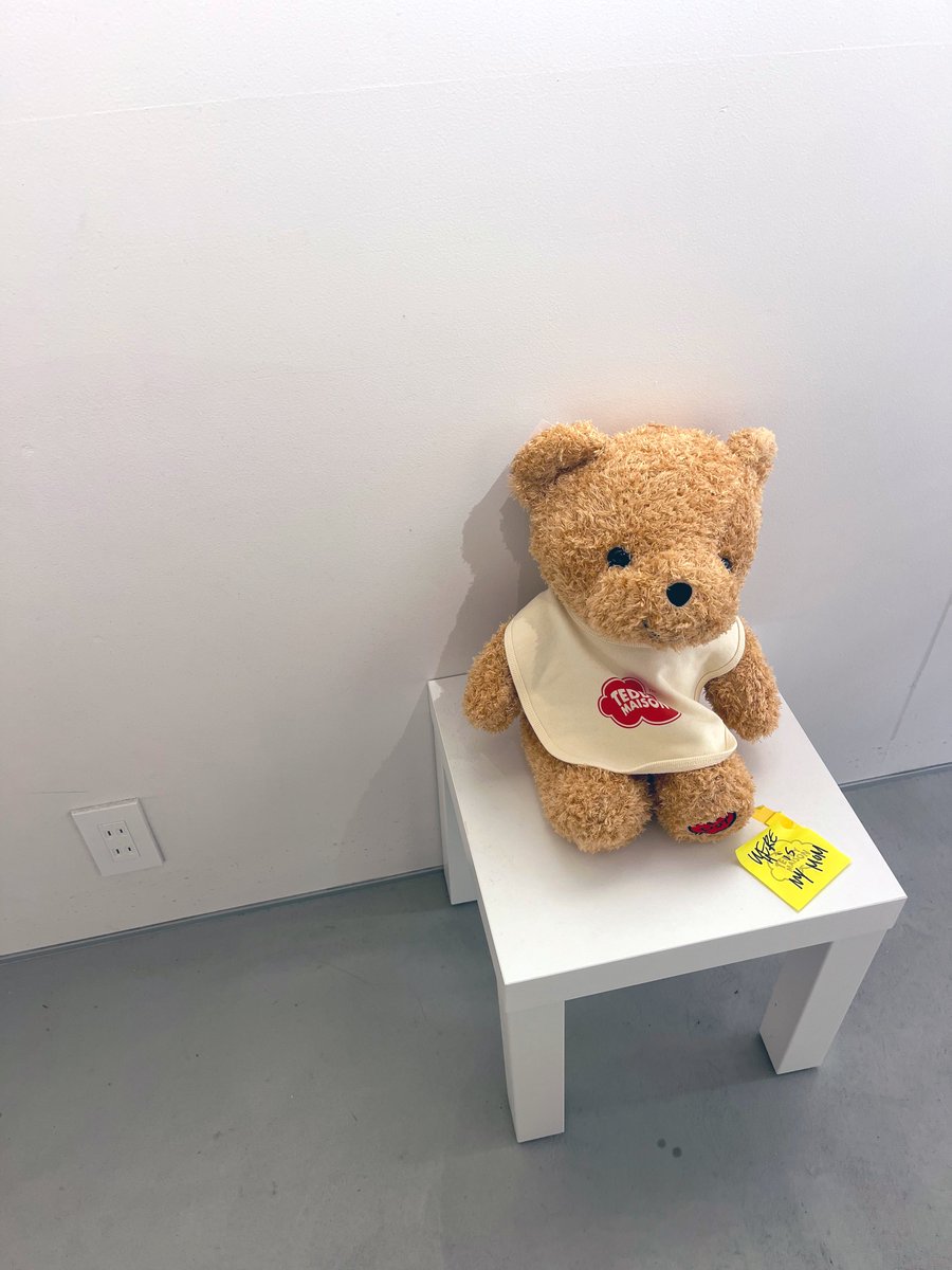 yuip_Venus's tweet photo. TEDDY SUNの個展❕
今年もとっても素敵できれいでした🥹✨
指で書いた線が作品になるなんて私には到底思いつかない😣想像力と創造力に感服です。
お忙しい中ありがとうございました❕グッズもかわいい💓明日からジャージ着て夏乗り越えます❕
#TEDDYSUN
#Instinct https://t.co/hrDQ4ZfmQE