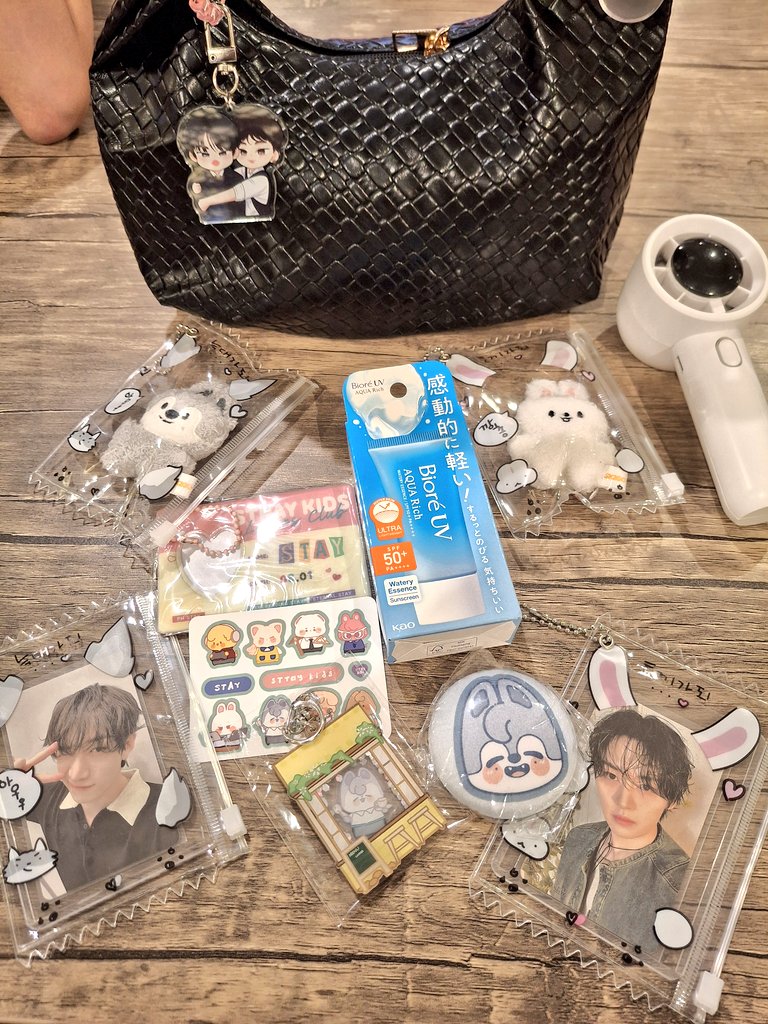 AA Bahngg 🐺🐰KARMA tweet media