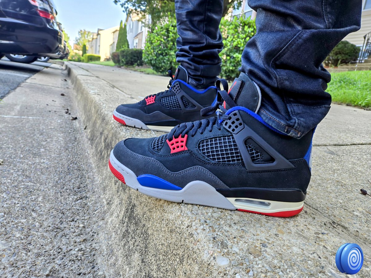 Ummm sorry 😂😂dese butted in line 🤷🏾‍♂️cuz I jus cudnt resist soo u kno wutz getting said right as today's #OnfeetUnboxing lottery pick goooesss too <a href="/Jumpman23/">Jordan</a> @nike <a href="/nikestore/">Nike.com</a> <a href="/nikebasketball/">Nike Basketball</a> #SNKRS #snkrsliveheatingup #snkrskickscheck