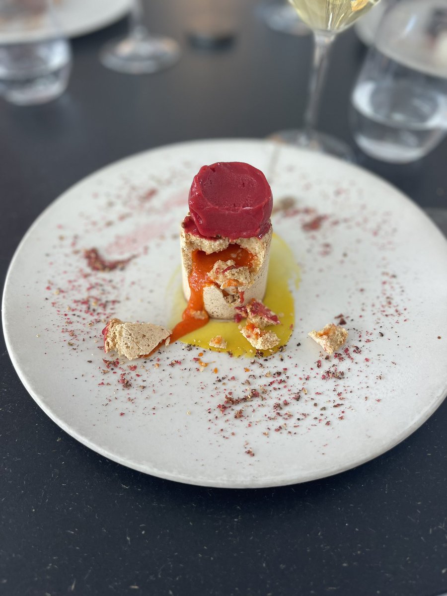 We eten altijd even ‘een broodje’ op de thuisreis…. #Parijs #BoursedeCommerce #LaHalleauxgrains