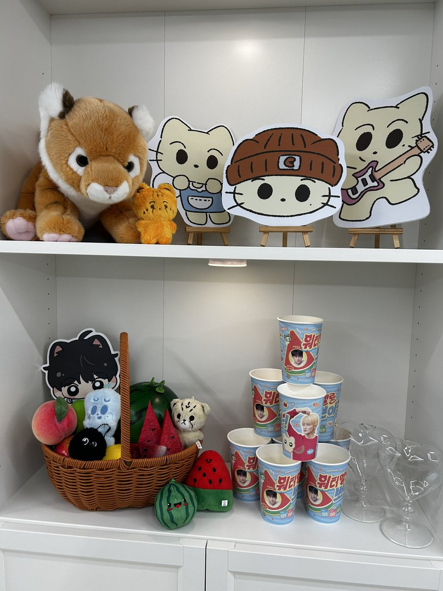 marksamaek's tweet photo. 📍카페 플루

다들 친절하셨고 캐릭터 너무 귀엽고 그냥 귀엽고 특전도 럭드도 다 너무 귀여웠음 야옹 마크 너무 사랑스러움🥹

#마크_사랑할_수박_에 https://t.co/0RQQth2Sha
