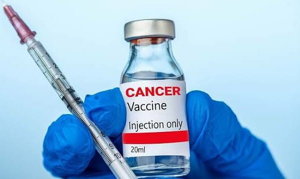 AdarshPf's tweet image. 🚨 रूस ने कैंसर वैक्सीन का आविष्कार कर लिया है
वैक्सीन का क्लीनिक ट्रायल इंसानों पर आज ही से शुरू हो चुका
व्लादिमीर पुतिन ने वचन दिया है मानवीय आधार पर वैक्सीन पूरी दुनिया को उपलब्ध कराई जाएग 

रूसी कैंसर वैक्सीन के विकसित होने से यूरोप और अमेरिका की फार्मा कंपनियां सदमे में हैं