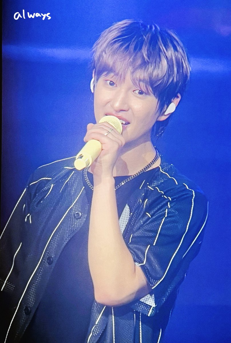 always___1214's tweet photo. 250803 ONEW THE LIVE: PERCENT %

#온유 #ONEW #オンユ  #이진기 
#SHINee #샤이니 #PERCENT #ONEW_PERCENT
#퍼센트 #온유_퍼센트 #온유퍼센트 https://t.co/wTpwILOK0l