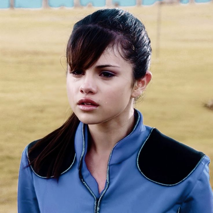 alex_thinkerr's tweet image. she has a severe case of bambi eye syndrome