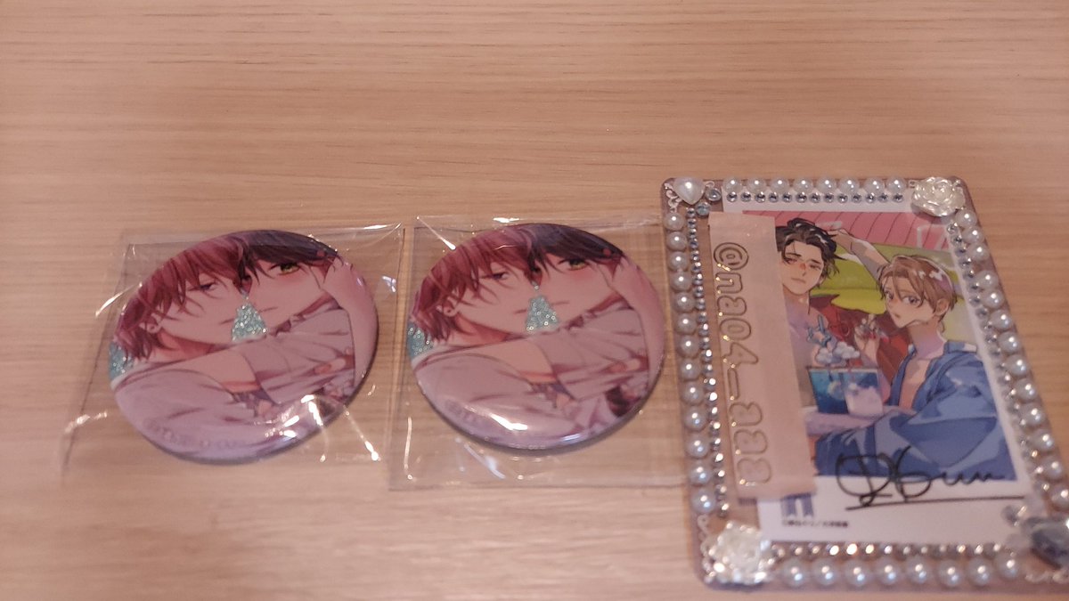 na04_aaa's tweet photo. @muhnstmrhni 初めまして、こんばんは
検索よりお声かけありがとうございます。
お求めのお品はこちら(四葉)2点でお間違いないでしょうか？
こちらで間違いなければ是非交換をお願いしたく思います🙇🏻‍♀️ https://t.co/n10JBY6x4x