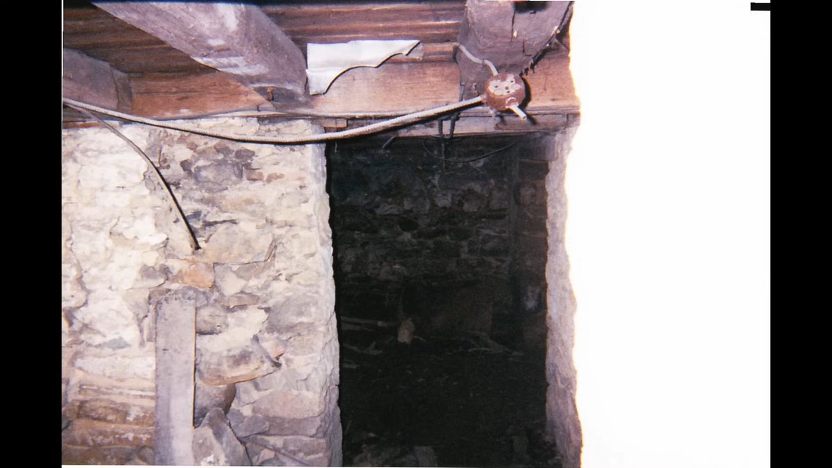 Imágenes antiguas de la Casa Griggs, la casa en la que se rodó el final de THE BLAIR WITCH PROJECT. 

Esta estructura histórica construida a mediados del siglo XIX fue demolida en 2003.