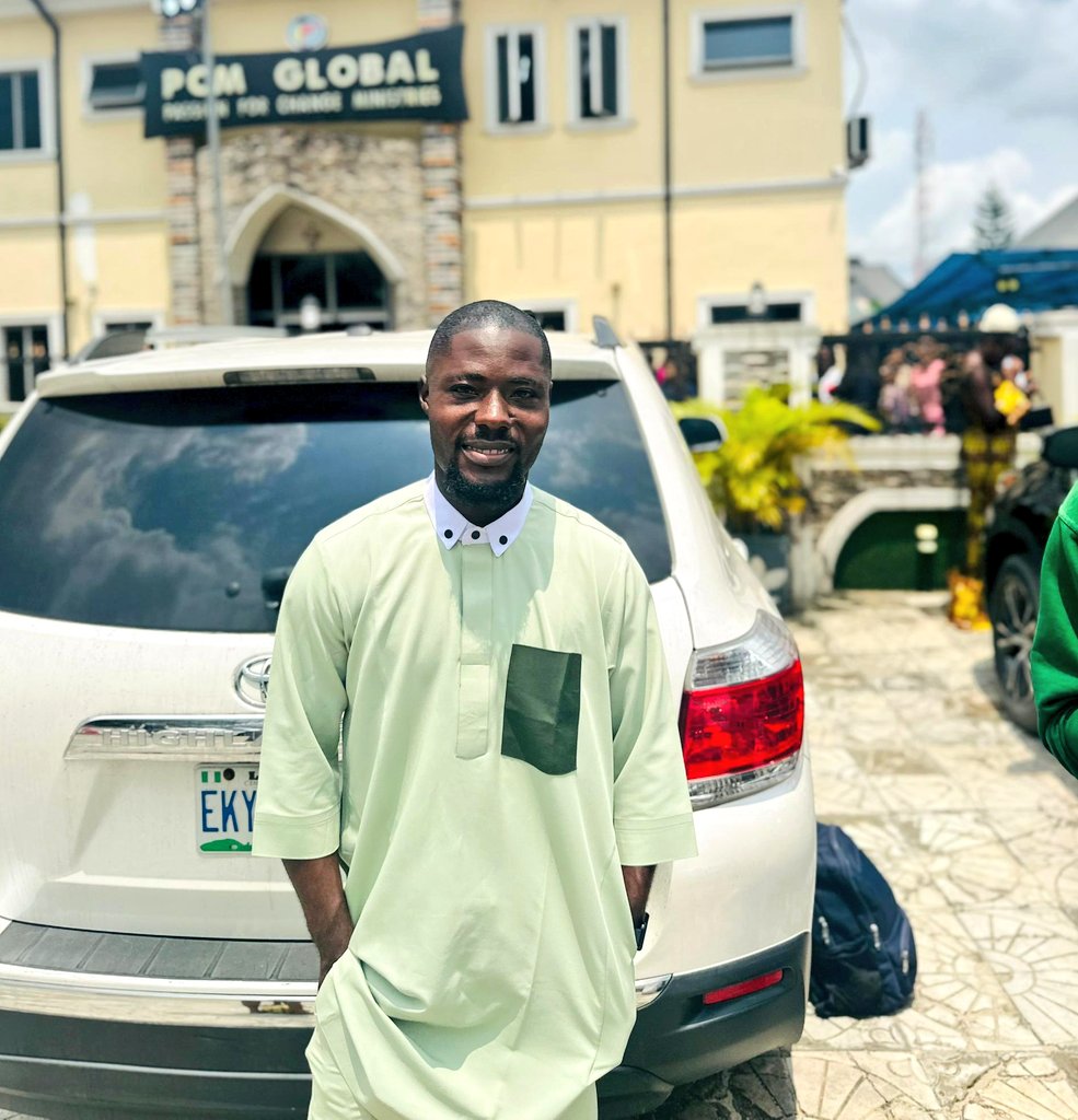 ArtKuzzy's tweet photo. Today service look good on me.
#Pcmglobal https://t.co/QCZ286UFy6