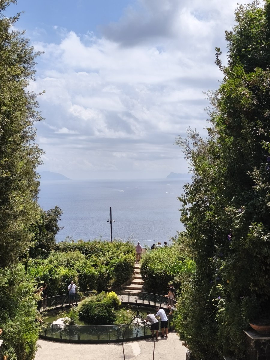 Calciomercatin1's tweet photo. Villa Floridiana
#VisitNaples https://t.co/syeQEgjX7e