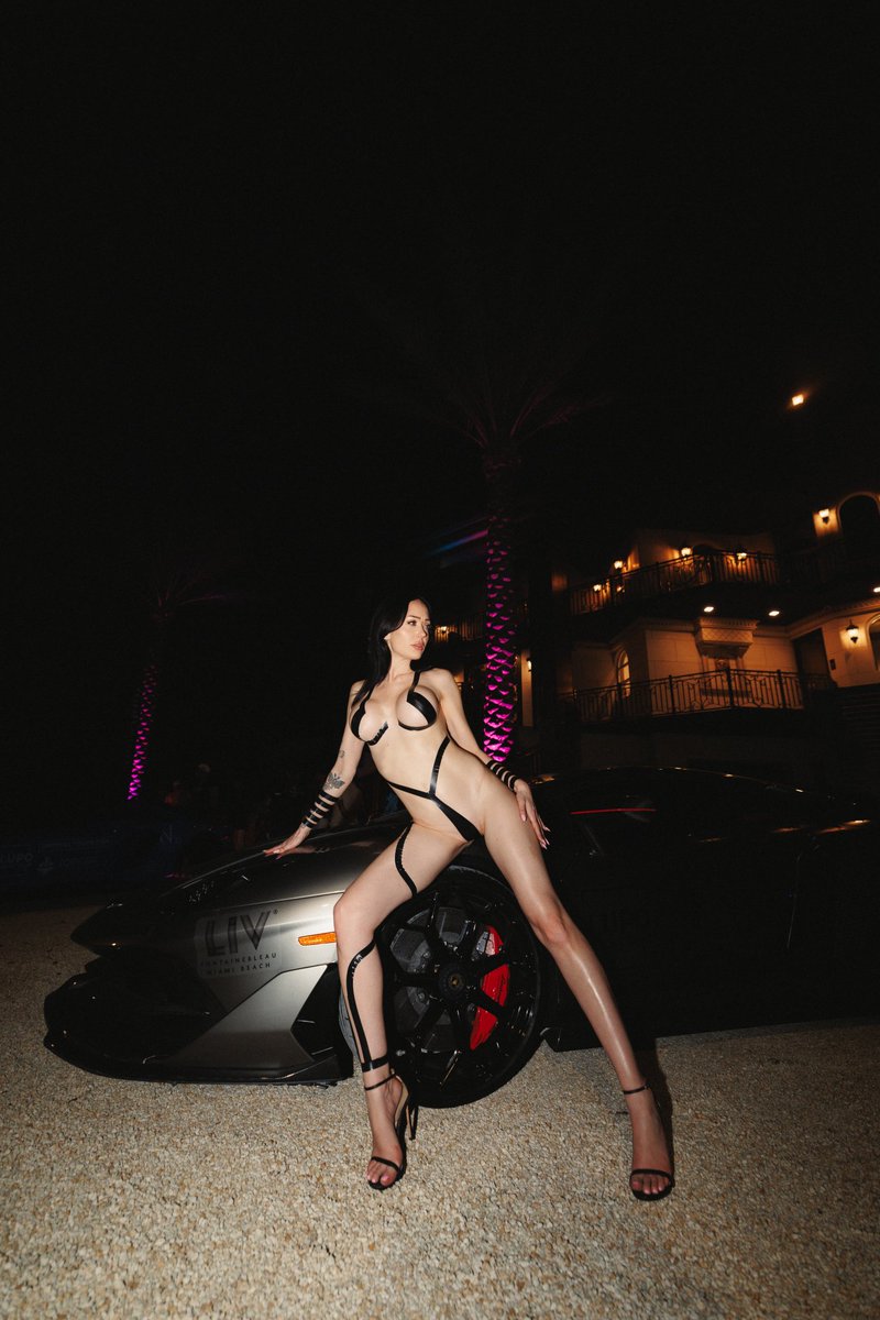 Alexandria with her long legs 
Blacktapeproject.com 
Onlyfans.com/girlsofblackta…