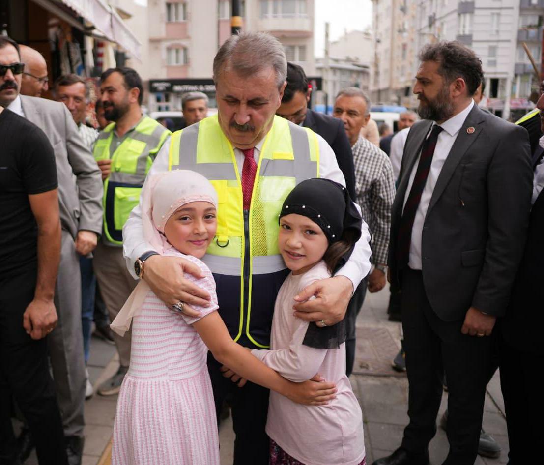 Mustafa_Destici's tweet photo. Kadim şehrimiz Sivas’ımızın güzel çocukları, güzel insanları bin kez daha selam sizlere. 
Sağ olun, var olun, her daim sağlıklı ve mutlu olun inşallah.
#Sivas #Yiğido https://t.co/7fn5bMj2Pv