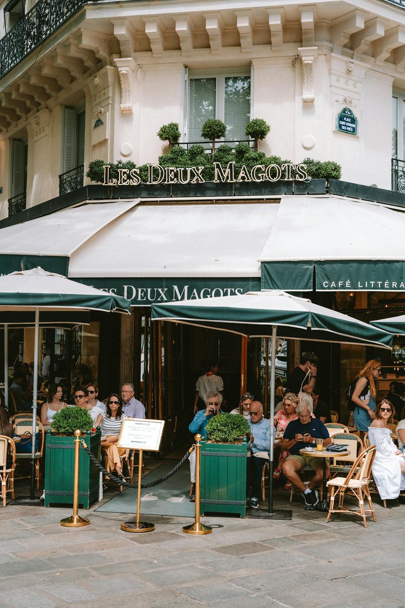 Happy Sunday! #Paris #Travel #Relax #France  #sundayvibes #CoffeeTime #Parisjetaime  📸  Riccardo Toso 💖💞
