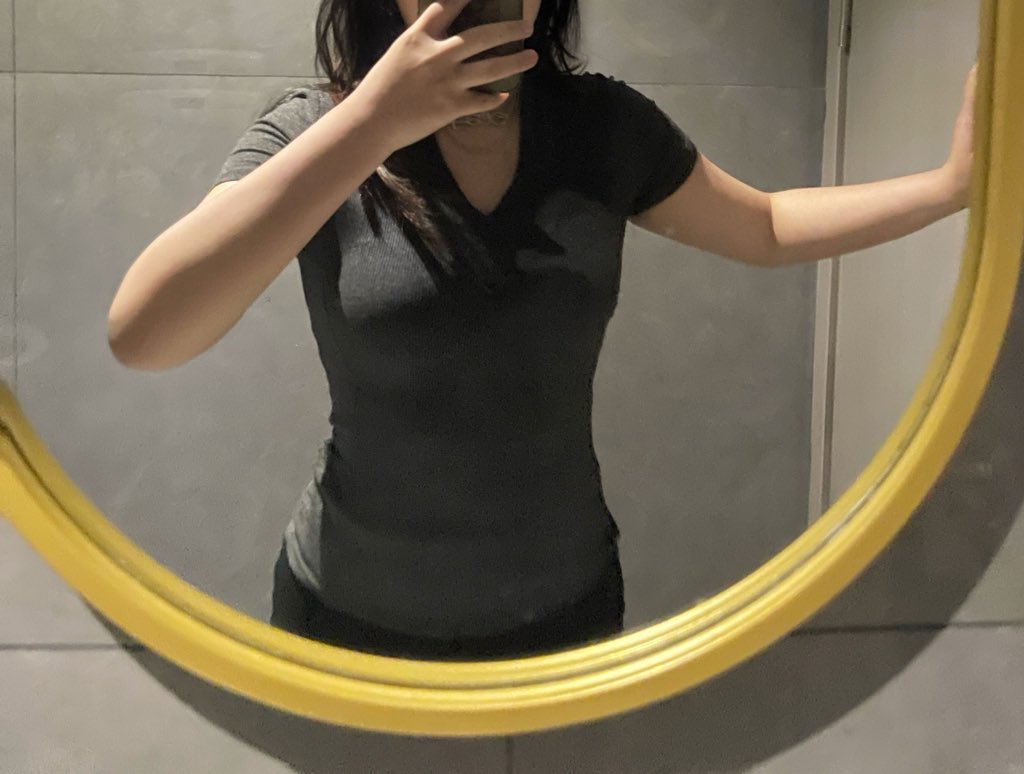 头疼啊，刚恢复训练，姨妈就来了😌😌