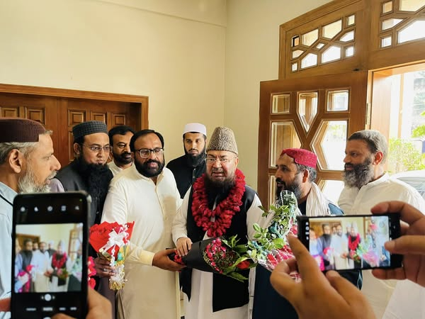 SenDrAbdulKarim's tweet image. امیر مرکزی جمعیت اہلحدیث پاکستان سینیٹر ڈاکٹر حافظ عبدالکریم حفظہ اللہ کی سینیٹ میں کامیابی پر جماعتی احباب کی جانب سے مرکزی سیکریٹریٹ میں مبارکباد

#AdminPost