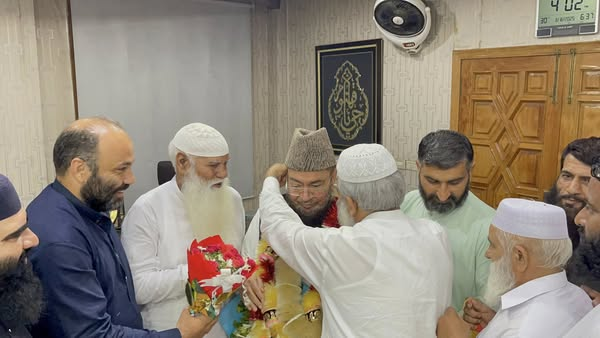 SenDrAbdulKarim's tweet image. امیر مرکزی جمعیت اہلحدیث پاکستان سینیٹر ڈاکٹر حافظ عبدالکریم حفظہ اللہ کی سینیٹ میں کامیابی پر جماعتی احباب کی جانب سے مرکزی سیکریٹریٹ میں مبارکباد

#AdminPost