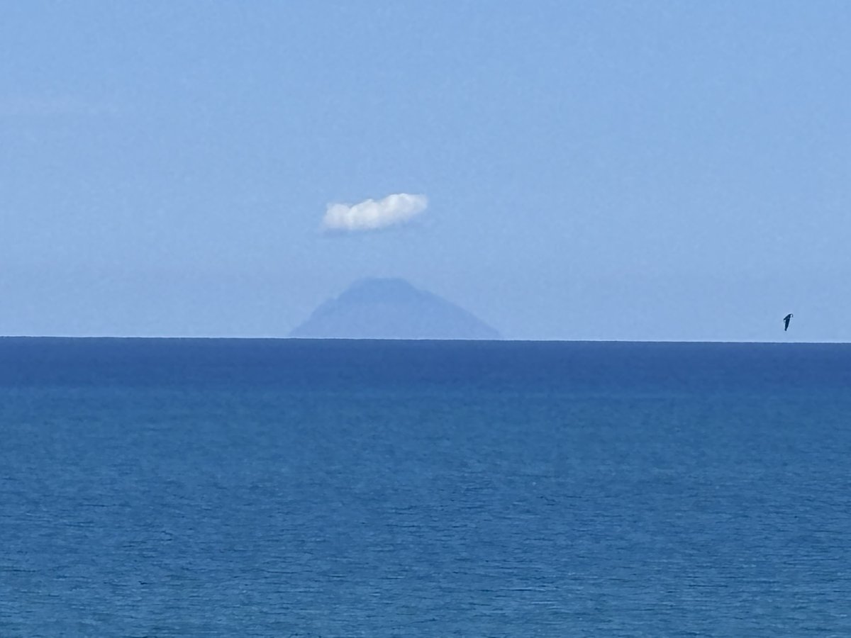 PulvinoGiovanni's tweet photo. Alicudi come Fantozzi ha la sua nuvoletta
https://t.co/Ily91NAKnX
#Foto #stories #Mediterraneo #Sicilia #REDNEWS #Alicudi #IsoleEolie #Fantozzi https://t.co/iviN9qxhWW