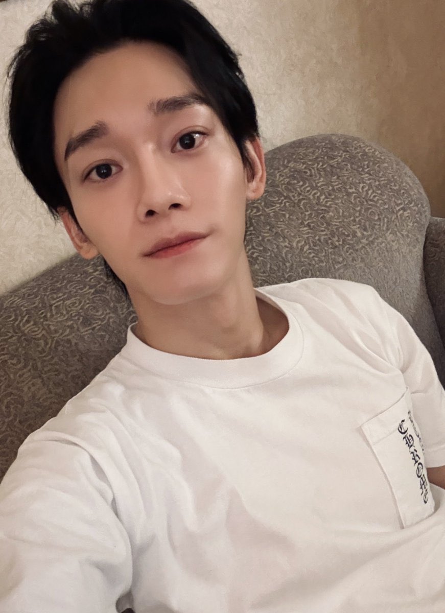 [250803] #CHEN sent 🫧 
a total of 23 messages, 1 photo 🥳

Download and subscribe here: 📲bit.ly/49BXt6X
Please remember to be respectful when messaging