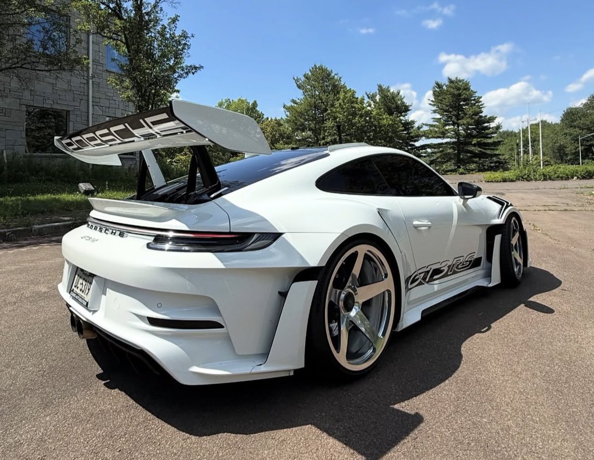 PorscheCIub's tweet photo. Modified 992 GT3 RS https://t.co/u73wB4jADZ