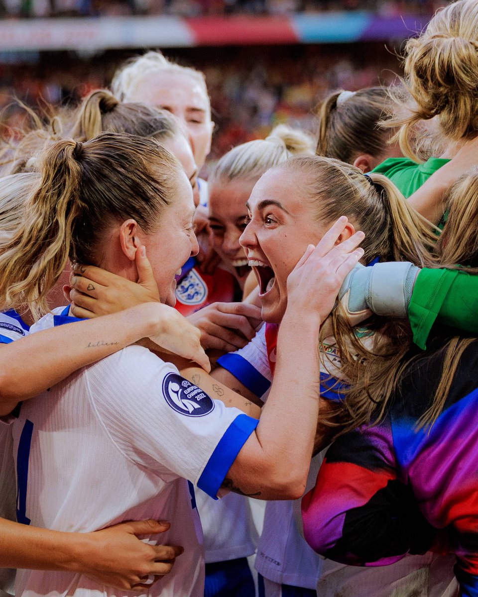 FC Bayern Frauen (@fcbfrauen) on Twitter photo 𝗗𝗜𝗘𝗦𝗘𝗥 𝗠𝗢𝗠𝗘𝗡𝗧. 𝗛𝗘𝗨𝗧𝗘 𝗩𝗢𝗥 𝗘𝗜𝗡𝗘𝗥 𝗪𝗢𝗖𝗛𝗘! 🏆🤩
Wir sind unglaublich stolz auf dich, <a href="/StanwayGeorgia/">Georgia Stanway</a>! 👏🫶
#FCBayern #FCBFrauen #WEURO2025 𝗗𝗜𝗘𝗦𝗘𝗥 𝗠𝗢𝗠𝗘𝗡𝗧. 𝗛𝗘𝗨𝗧𝗘 𝗩𝗢𝗥 𝗘𝗜𝗡𝗘𝗥 𝗪𝗢𝗖𝗛𝗘! 🏆🤩
Wir sind unglaublich stolz auf dich, <a href="/StanwayGeorgia/">Georgia Stanway</a>! 👏🫶
#FCBayern #FCBFrauen #WEURO2025