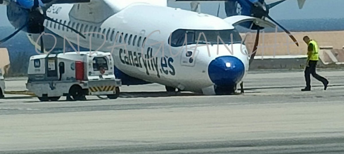 Developing news! Visuals from the Gran Canaria Airport of Spain where a CanaryFly ATR 72-500 aircraft collapsed its Nose landing gear (NLG) due to a possible technical failure today.

Further details awaited on what caused the incident while the aircraft remains grounded at the