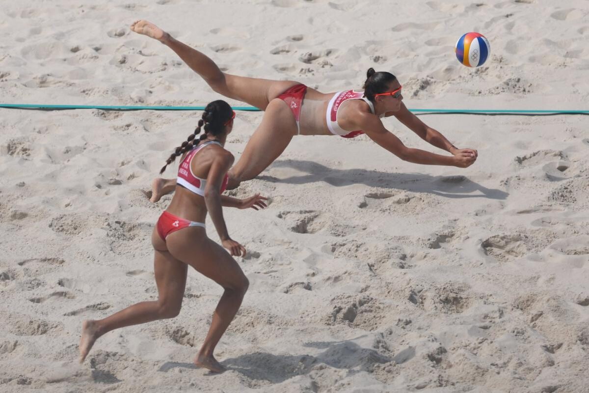 lequipe's tweet image. Clémence Vieira et Aline Chamereau médaillées d'argent à l'Euro de beach-volley
➡️ l.lequipe.fr/ww3