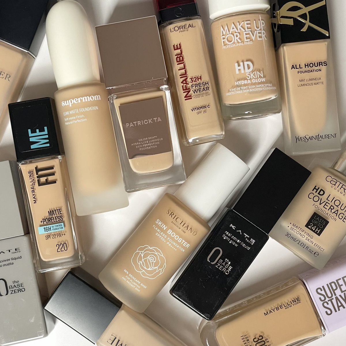 jjdoesitwork's tweet image. เธรดรวมรองพื้น คุชชั่น 25 ตัวจาก 100 กว่าตัว คัดตัวที่เด่นเรื่องความติดทน เกาะผิวโคตรดีแบบเอาอากาศเมืองไทยอยู่ ไม่หยา ไม่หยือ รีวิวแบบละเอียดทุกตัวในเธรดนะ