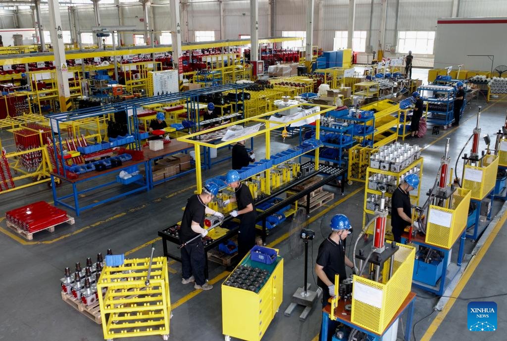 PDOAUS's tweet image. A worker assembles components at the #cotton #harvester #manufacturing workshop of #Xinjiang Boshiran Intelligent Agricultural Machinery Co., Ltd. in #Wusu City, northwest #China's Xinjiang #Uygur Autonomous Region.
en.people.cn/n3/2025/0731/c…