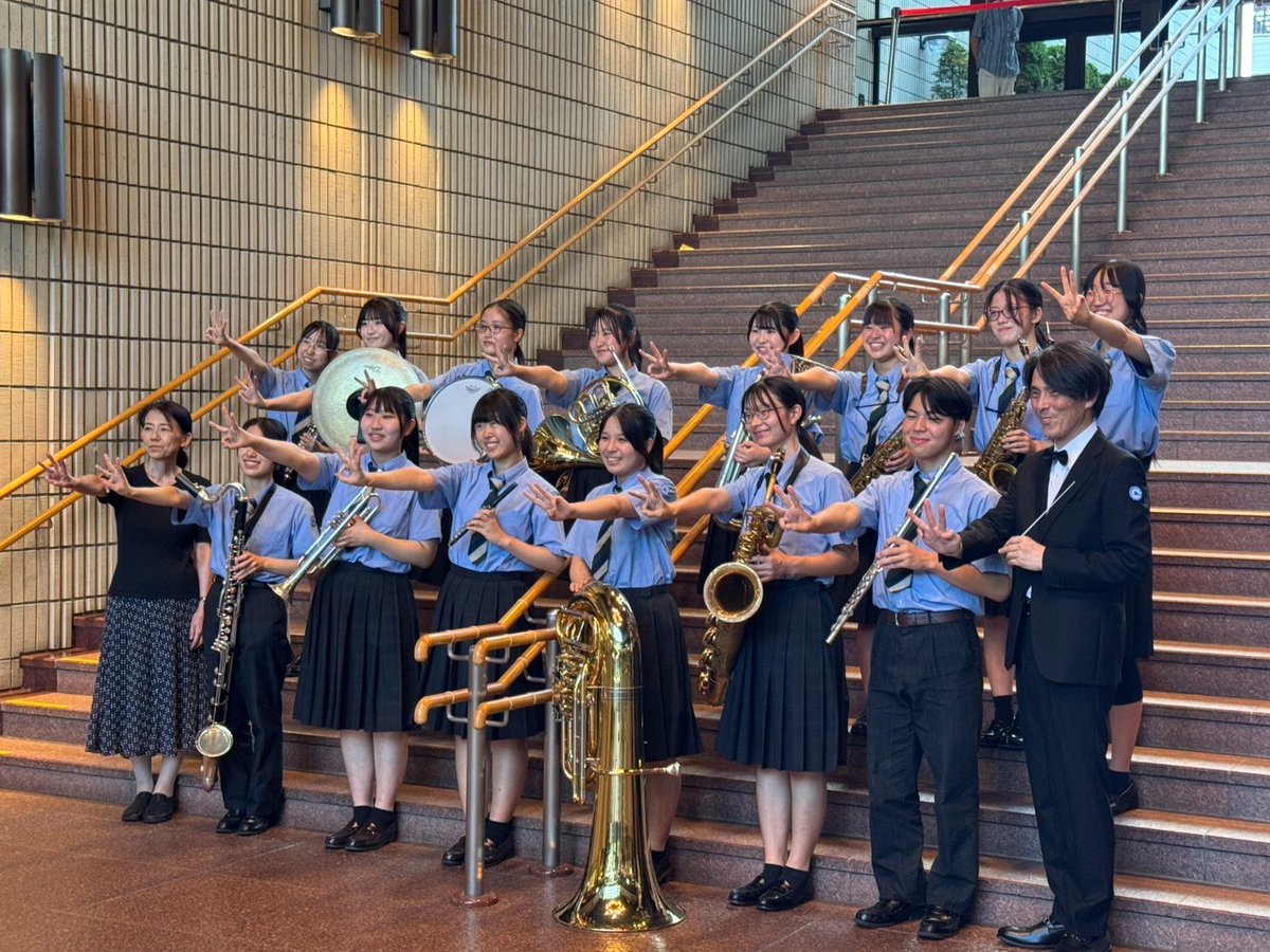 K_East_WO's tweet photo. 本日は吹コン県大会でした！
結果は銀賞で目標には届きませんでしたが、県南の反省を大いに活かし全身全霊を尽くした結果だと思います。
後輩たちには個々を見つめ今後への糧として繋げていって欲しいです✨

↓↓↓ https://t.co/QgQX0BlA8a