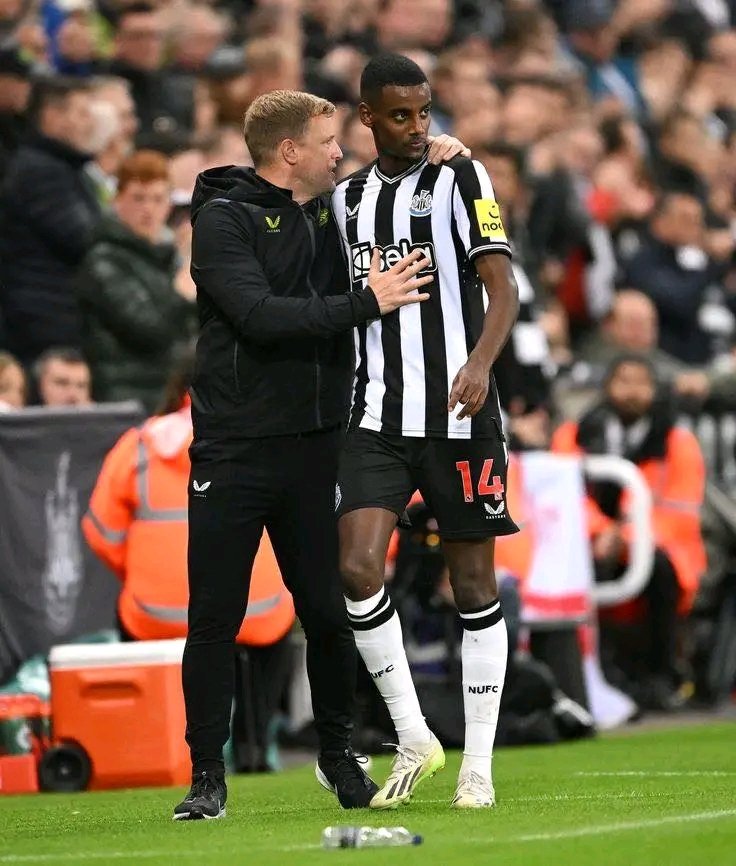 🔴✨️ Eddie Howe, thoughts on if Alexander Isak will train with Newcastle this week...

🗣️ "Of course I'd like him to be, but whether he will I don’t know at this moment in time. Other people have been dealing with that situation back at home"
