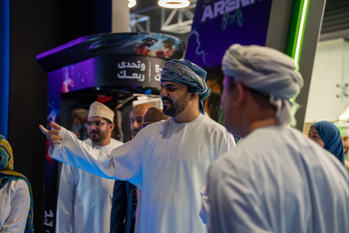 تشرفنا بزيارة سعادة الدكتور علي بن عامر الشيذاني وكيل الوزارة للاتصالات وتقنية المعلومات، للاطلاع على شغف وحجم سوق الرياضات الإلكترونية من قلب المنافسة، وبحث سُبل التعاون والشراكة بين اللجنة العمانية للألعاب والرياضات الإلكترونية ووزارة النقل والاتصالات وتقنية المعلومات لتحقيق