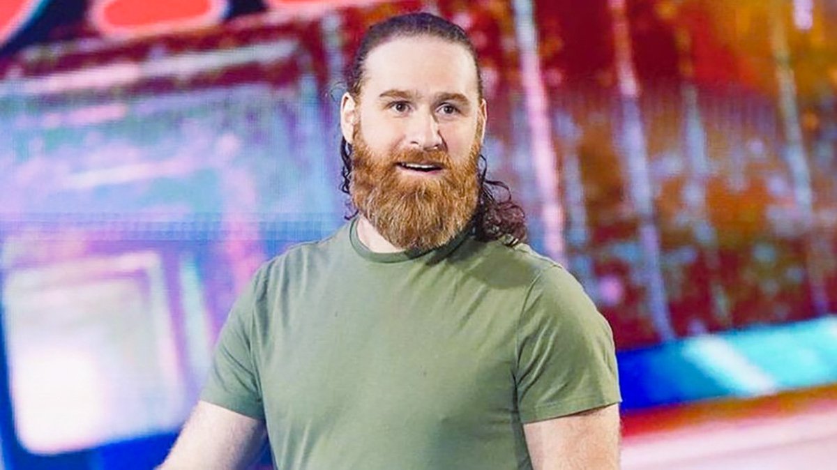 Can we have an honest talk about Sami Zayn? 

- Been doing the same underdog gimmick for years.
- Brings his shitty politics into wrestling. 
- Wins matches he shouldn't. 

He's not enjoyable to watch in 2025.
