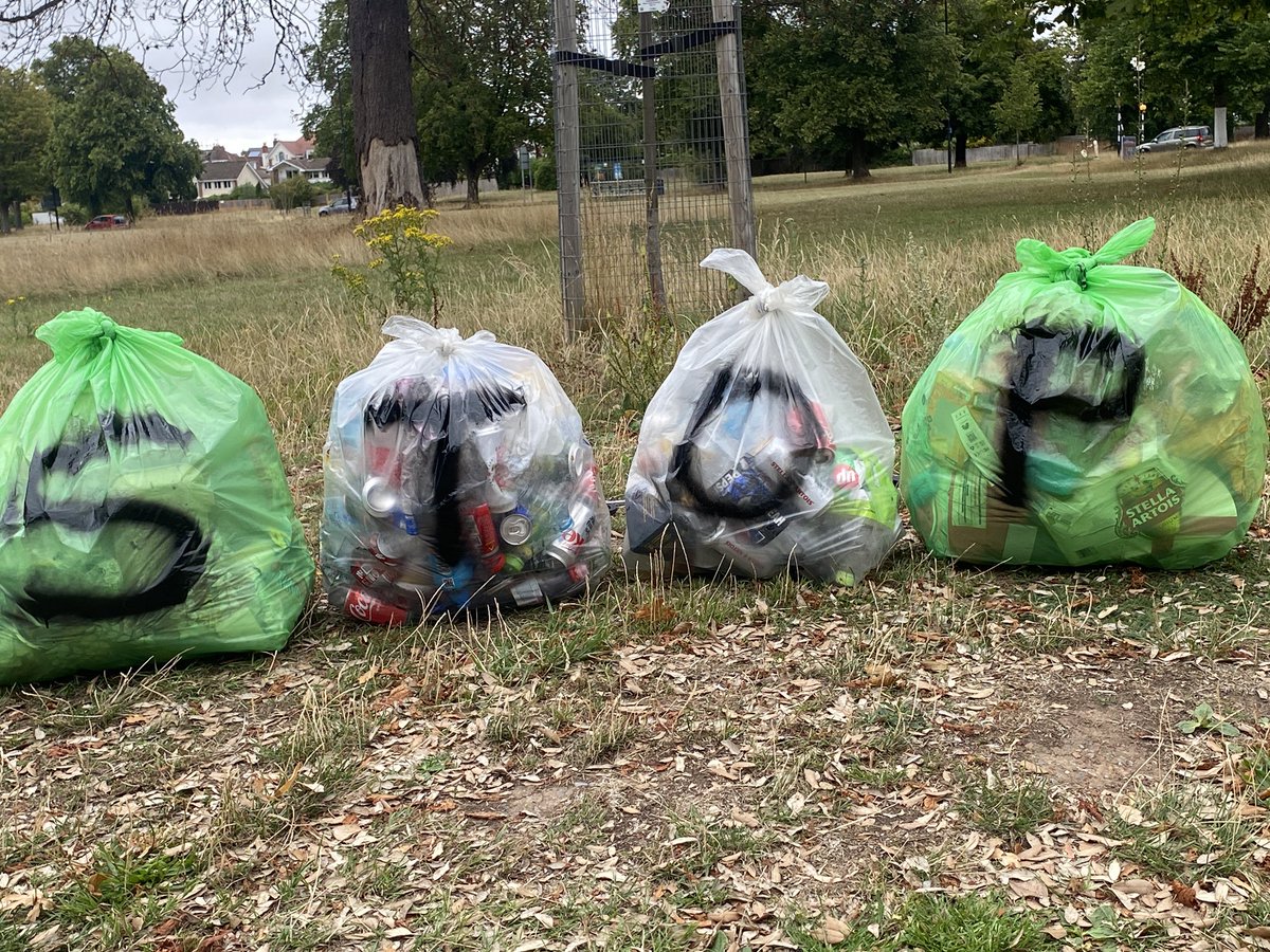 Bags 980-983 - Clifton Downs, Bristol🌳

#onemillionbags 
<a href="/BristolWaste/">Bristol Waste</a> 
<a href="/BristolLive/">Bristol Live</a> 
#bristol 
<a href="/BristolCouncil/">Bristol City Council</a>