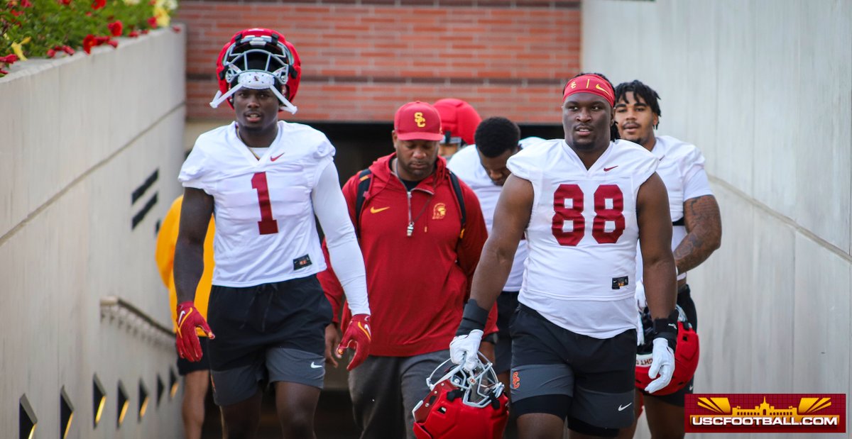 Shotgun Spratling (@shotgunspr) on Twitter photo #USC DL hopes to go from group camaraderie to opposition chaos
<a href="/RJ_Abeytia/">R.J. Abeytia</a> writes about how USC's defensive line spent a ton of time bonding this summer and their hopes that will translate into chaos creation this season: 247sports.com/college/usc/ar… #USC DL hopes to go from group camaraderie to opposition chaos
<a href="/RJ_Abeytia/">R.J. Abeytia</a> writes about how USC's defensive line spent a ton of time bonding this summer and their hopes that will translate into chaos creation this season: 247sports.com/college/usc/ar…