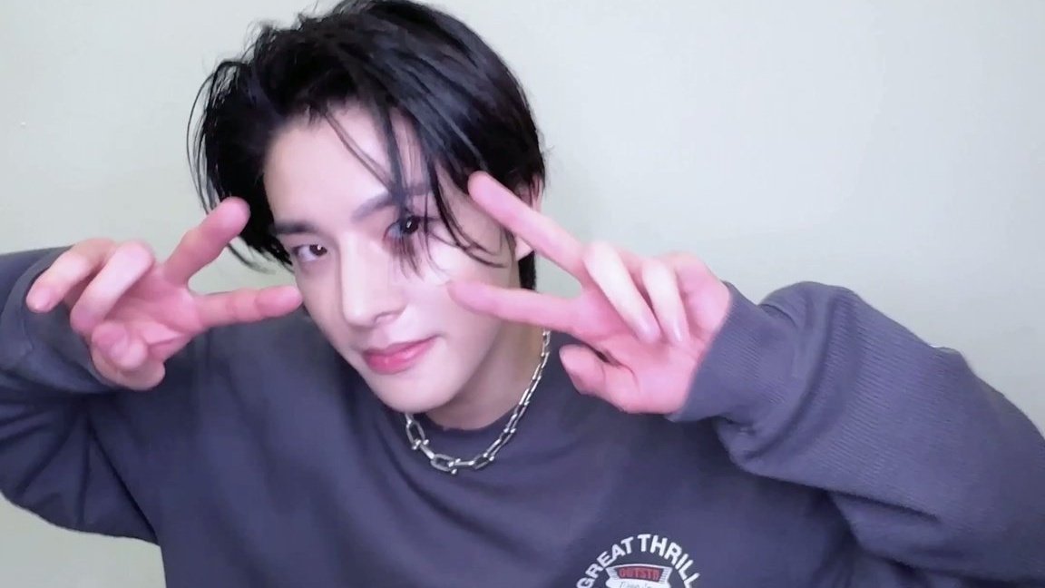 woncattos's tweet image. TRIPLE J 🐈🐈‍⬛️🐕