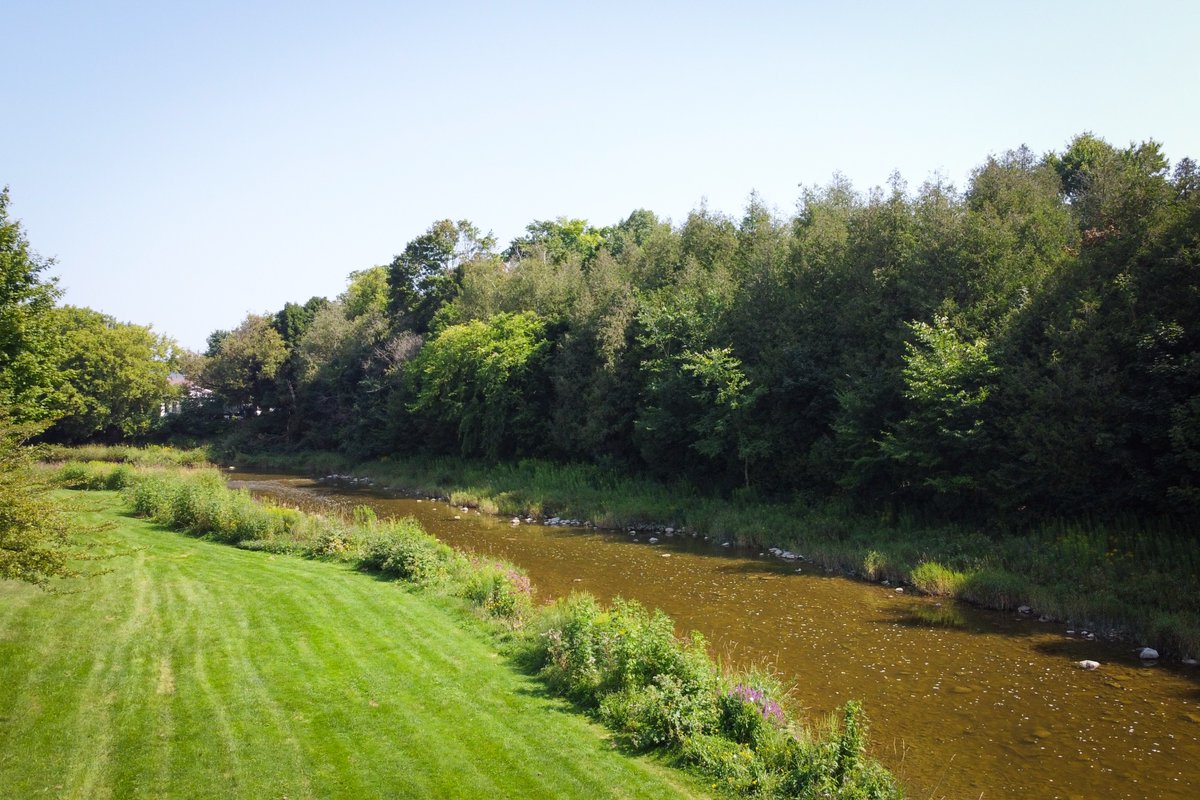 Are you:

🙋 Between 16 – 25 years of age
🏡 A resident of Dufferin County
and
🌳 Passionate about and driven to advance solutions to climate change?

Applications for the 2025/2026 Youth Climate Activation Circle are now open!

To apply now, visit dufferincounty.ca/county-service….