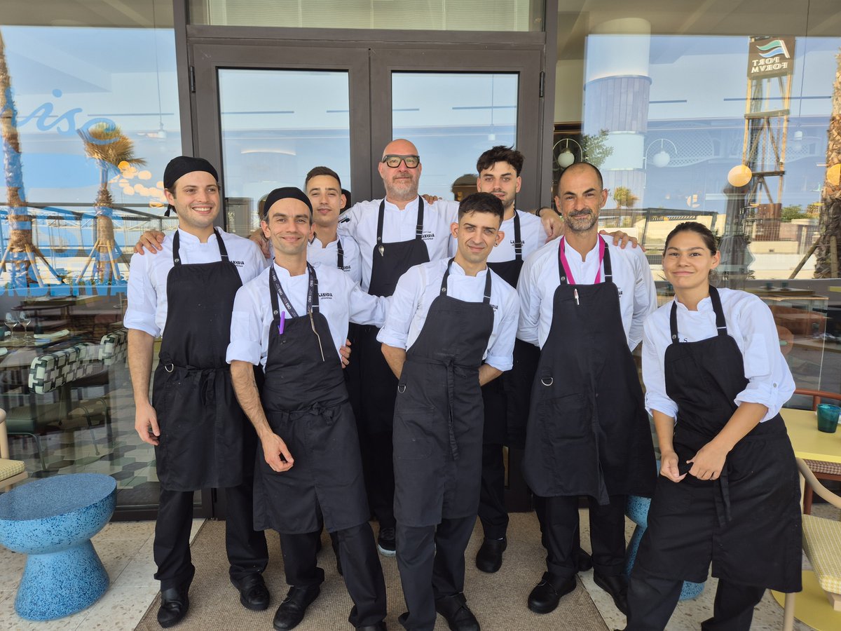 Mi post sobre #AnxovaDivina #PortForum 
La cocina catalana actualizada de <a href="/urifood/">Uri</a>   
El ex cocinero del mítico #OT de #Gràcia Oriol Lagé vuelve con ganas con una propuesta desenfadada y golosa en este rincón del gran <a href="/SLSHotels/">SLS Hotels</a> #bcn
Careta y romescada 🔝
tinyurl.com/3cefzuaj