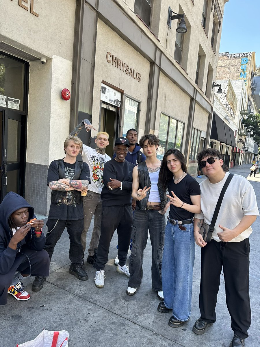 <a href="/Wiplash_oficial/">Wiplash</a>