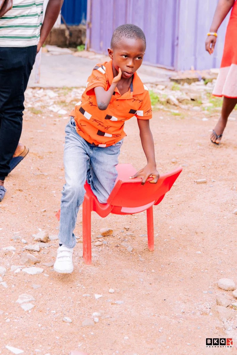BREAKING‼️ <a href="/bonesmantv/">Bones Man</a> 
Ghana's Defence Minister, Dr Omane Boamah  has generously paid for the entire cost of surgery for 9-year-old Setor, who currently walks to school using a plastic chair.