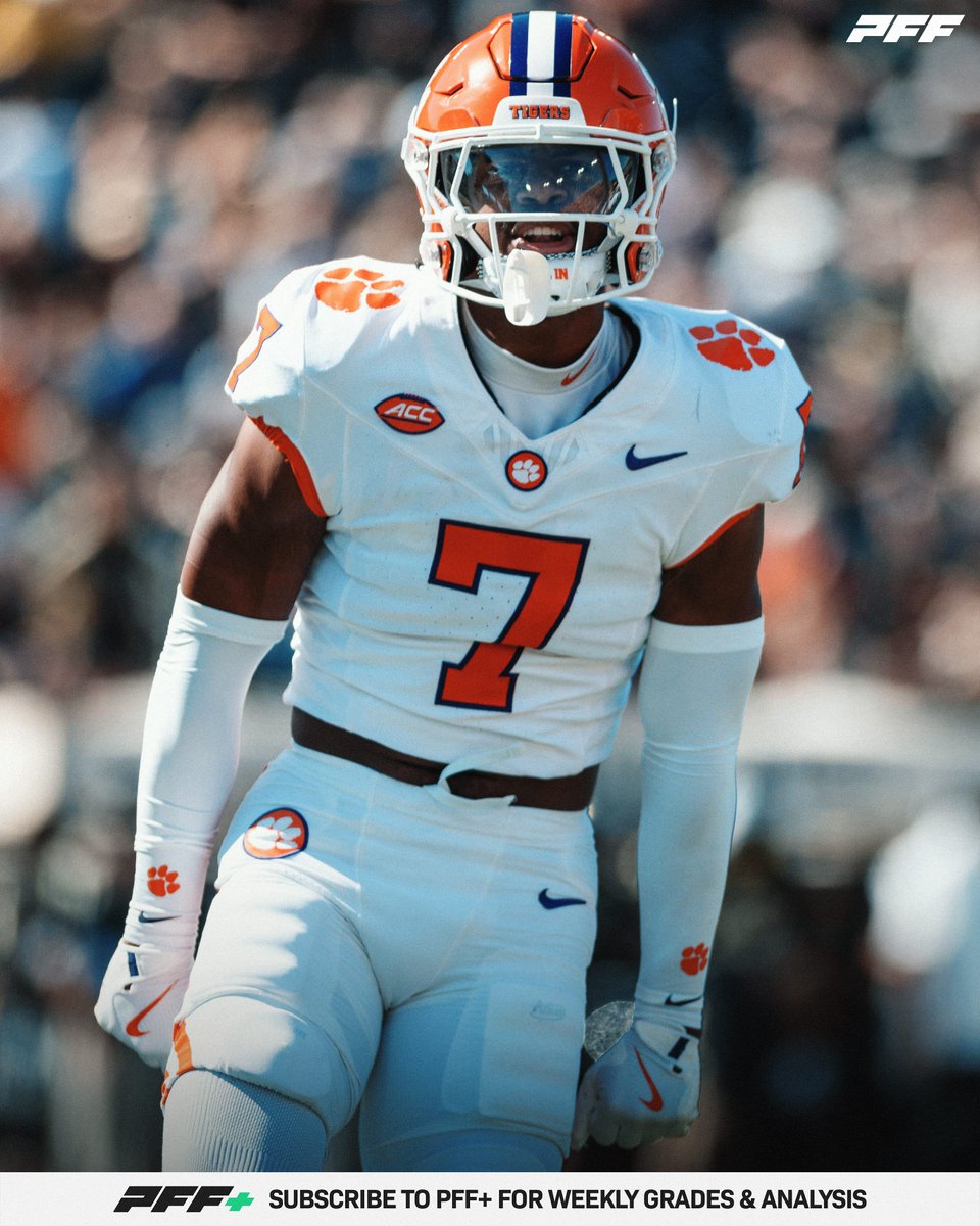 PFF_College's tweet photo. Clemson DB Khalil Barnes Since 2023:

🐅 54% Allowed Completion Rate
🐅 7 INTs | 7 PBUs
🐅 65.3 Passer Rating Allowed
🐅 74.4 Coverage Grade

@ClemsonFB https://t.co/rs5gWIMV2E