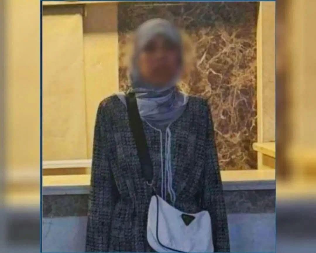 marimali74's tweet photo. بيقولك ان علياء اتقبىض عليها امبارح اتتحقق معاها وبعدين مشوها .. روحت البيت فتحت لايف قالت علياء خط احمر .. راحوا قبضوا عليها تاني.🙂😂🩴 https://t.co/qdd5pIAm4g