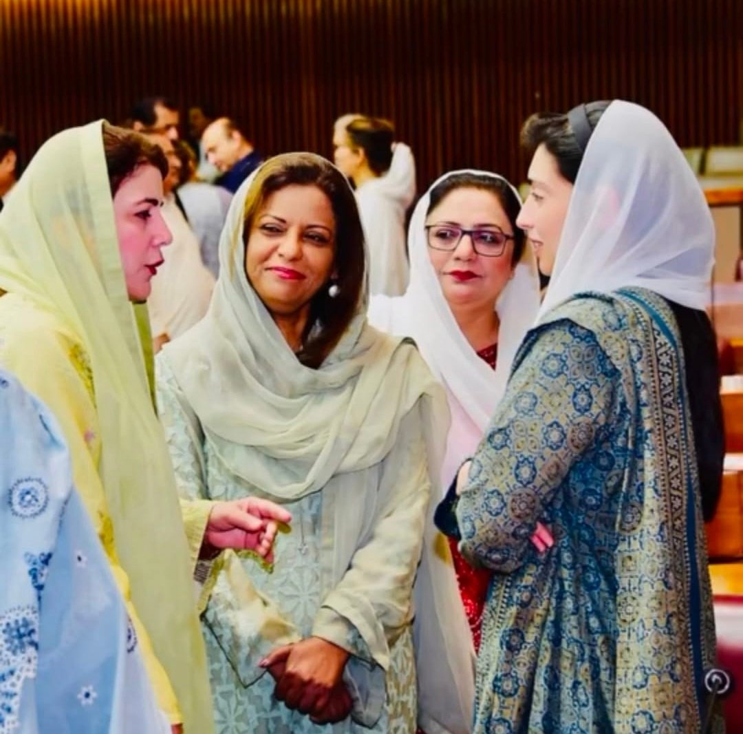Kashif Raza Banbhan (Advocate) (@banbhan_raza) on Twitter photo First Lady Bibi <a href="/AseefaBZ/">Aseefa B Zardari</a> in a warm conversation with PPP leaders Dr. <a href="/ShahNafisa/">Nafisa Shah</a> and <a href="/NazBaloch_/">Naz Baloch</a> during a parliamentary session — a powerful image of women shaping Pakistan’s democratic future. 🇵🇰✨
#PPP #WomenInPolitics First Lady Bibi <a href="/AseefaBZ/">Aseefa B Zardari</a> in a warm conversation with PPP leaders Dr. <a href="/ShahNafisa/">Nafisa Shah</a> and <a href="/NazBaloch_/">Naz Baloch</a> during a parliamentary session — a powerful image of women shaping Pakistan’s democratic future. 🇵🇰✨
#PPP #WomenInPolitics