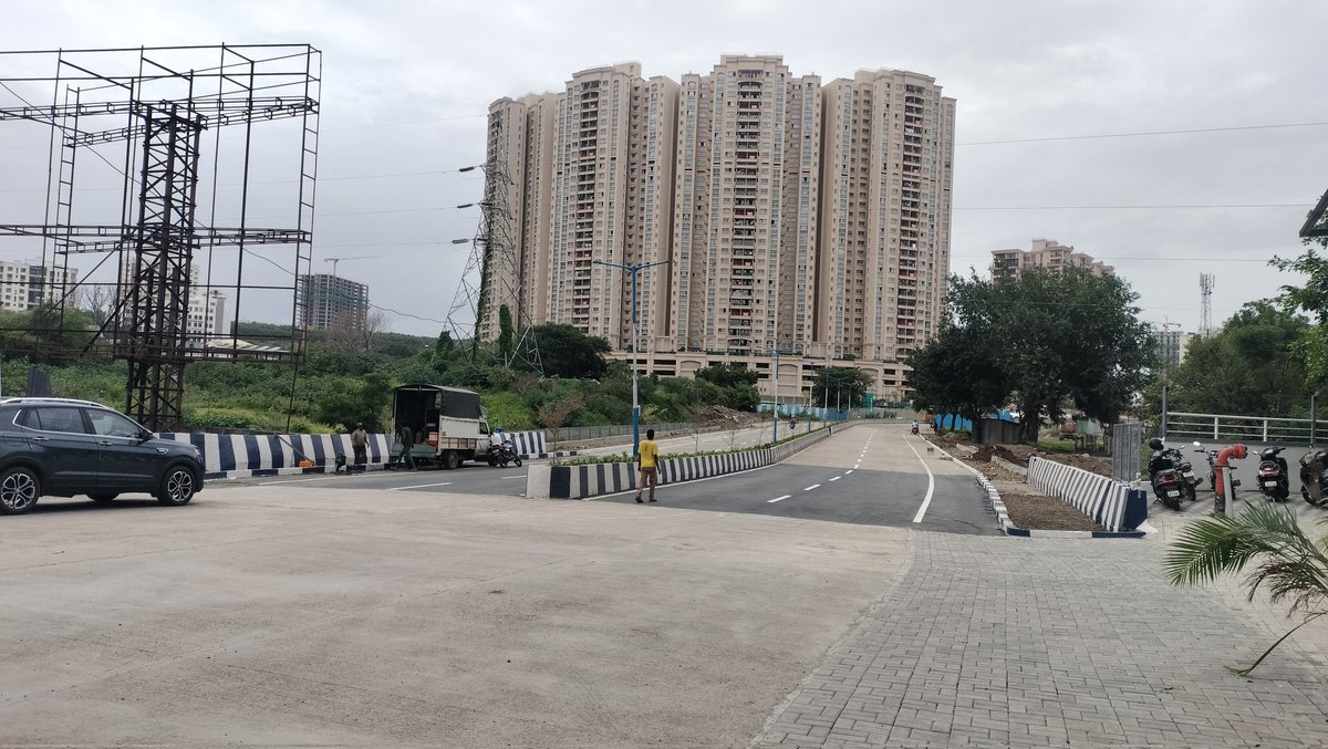 NIBM Annexe Residents Forum (@nibmforum) on Twitter photo "🚨💔 SM Ghule Chowk to Lavanya Veg Restaurant road: A mess! 🚧 No footpaths 🚶♂️, no CCTV 📹, no signages 📍, no reflectors 🚨. Pathetic standards from PMC Road Dept! 👎 Traffic Police & City Police, probe time! 🔍 #PMC #RoadSafety #Accountability" <a href="/AiyerSunil/">AiyerSunil</a> <a href="/JDhankikar/">Jaymala Dhankikar</a> "🚨💔 SM Ghule Chowk to Lavanya Veg Restaurant road: A mess! 🚧 No footpaths 🚶♂️, no CCTV 📹, no signages 📍, no reflectors 🚨. Pathetic standards from PMC Road Dept! 👎 Traffic Police & City Police, probe time! 🔍 #PMC #RoadSafety #Accountability" <a href="/AiyerSunil/">AiyerSunil</a> <a href="/JDhankikar/">Jaymala Dhankikar</a>